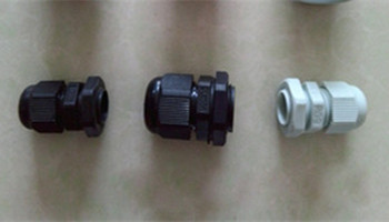 塑料電纜接頭和金屬電纜接頭有什么不同？