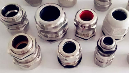 哪些因素會降低金屬電纜防水接頭的絕緣性？