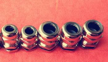 怎么讓金屬防水電纜接頭和防水接線盒配合使用？